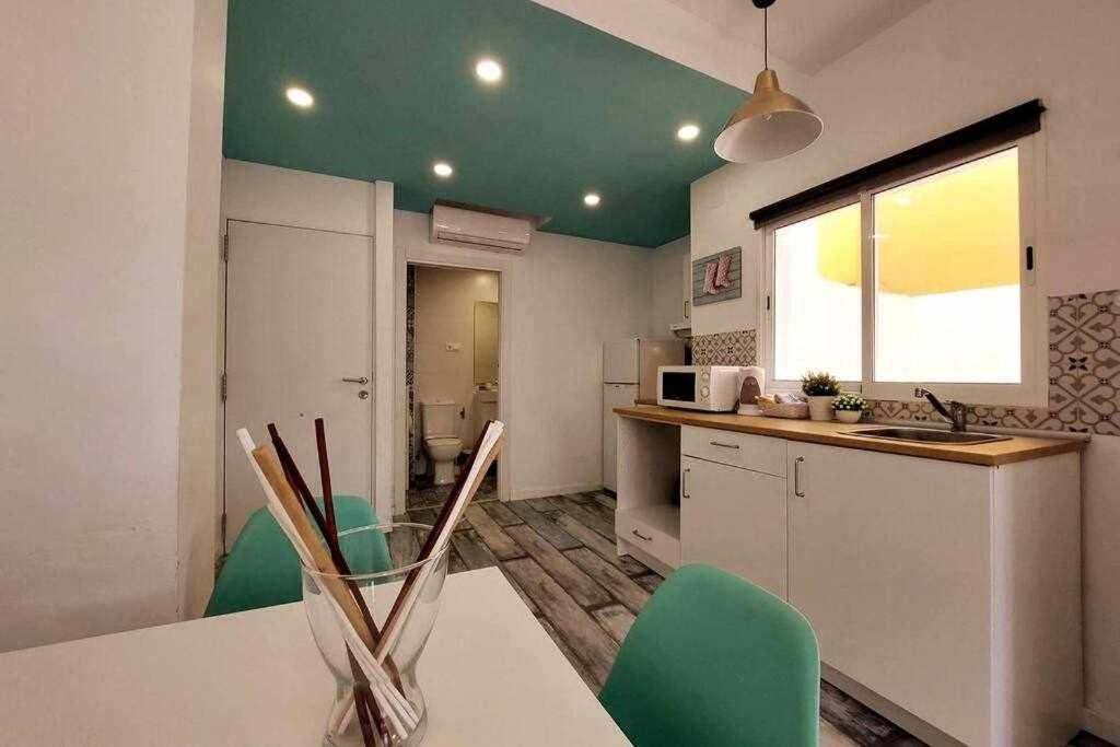 Апартаменты Bonito Apartamento En 2º Linea De Playa & Parking Малага Экстерьер фото