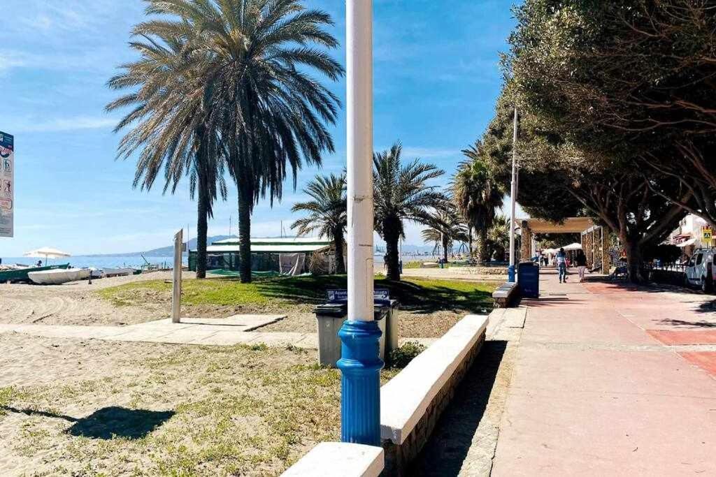 Апартаменты Bonito Apartamento En 2º Linea De Playa & Parking Малага Экстерьер фото
